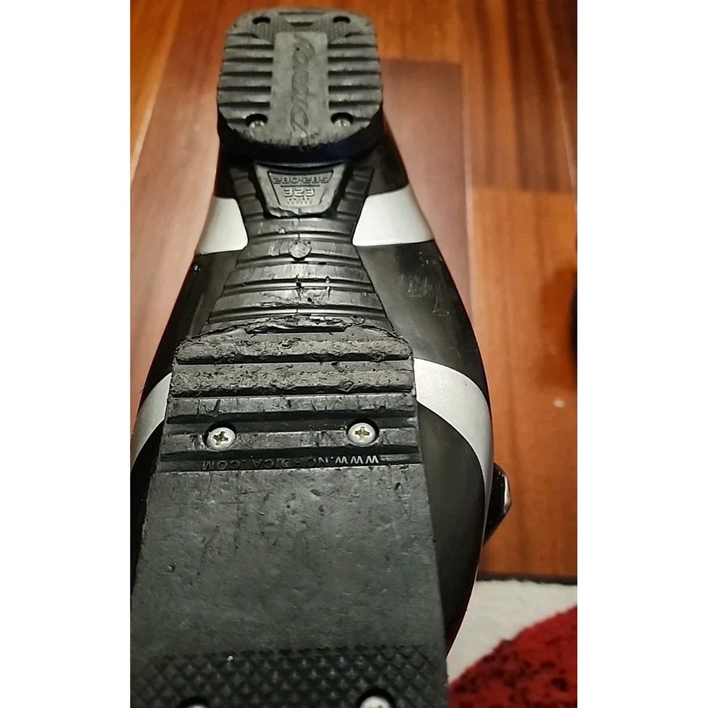 Nordica GranSport 10 Ski Boots Silver Black 80 Flex Index Comfort Fit 315mm